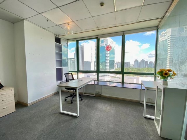 工程弯钢玻璃价格多少